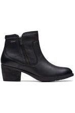 Clarks Boots Neva Zip in Black Leather
