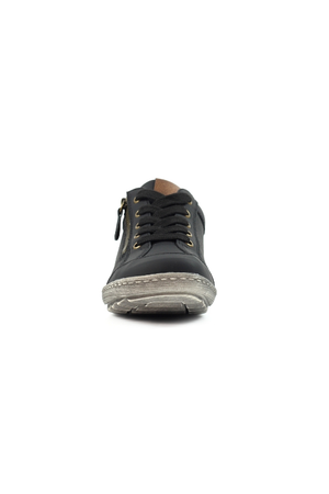 Lunar Sloan waterproof trainer in Black DLB082