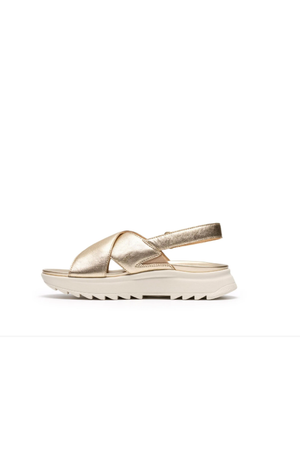 Clarks DashLite Wish in Gold leather