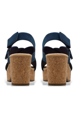 Clarks Nerisa West in Navy nubuck