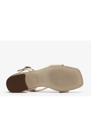 Clarks Serina35 Strap in Cream leather