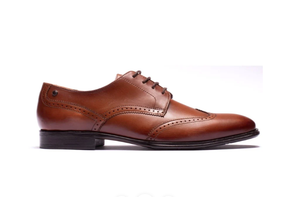 Base London Sloane Waxy Brogue Shoes in Tan