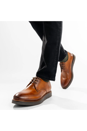 Base London Roly washed Derby in tan
