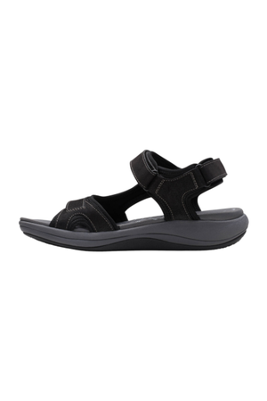 Clarks Cloudsteppers Mira Bay in Black